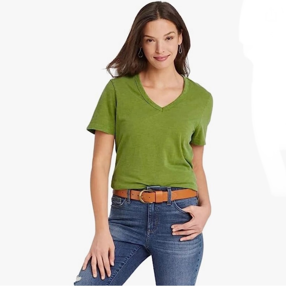 NWT Universal Thread Wheat Grass Green Women's Short Sleeve V neck top size 3X